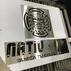 Corte láser en metal de logotipo tipo letrero para gimnasio